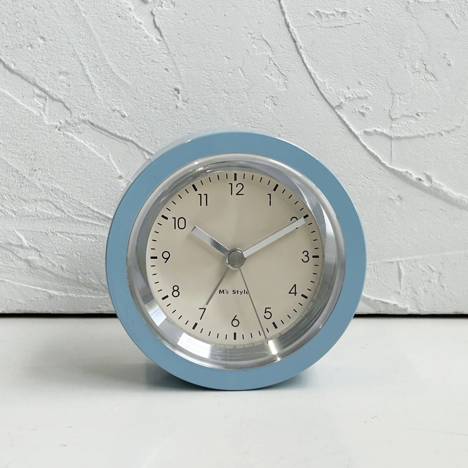 置時計 ラウンド 水色ボディ×アイボリー盤 内縁シルバー ［M's style
